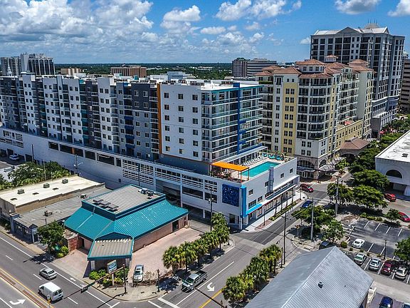 Perfectly placed in the heart of downtown Sarasota