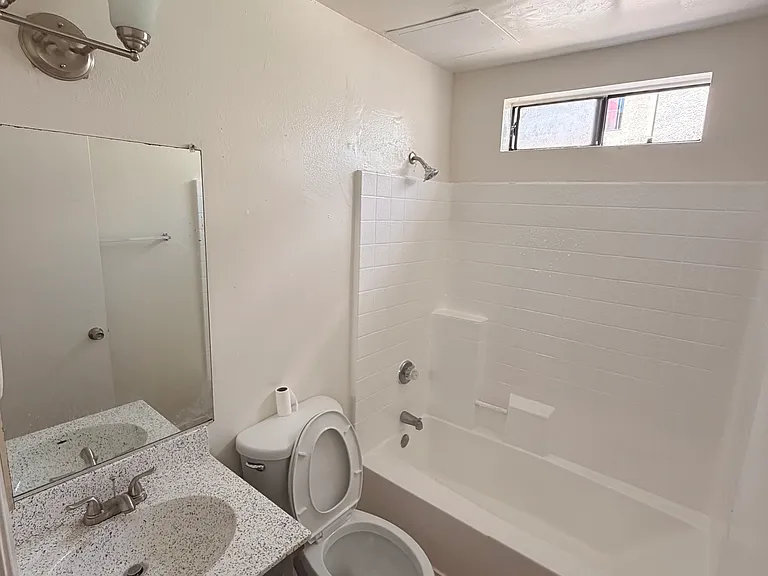 14931 E Pacific Ave #6 — Photo 7