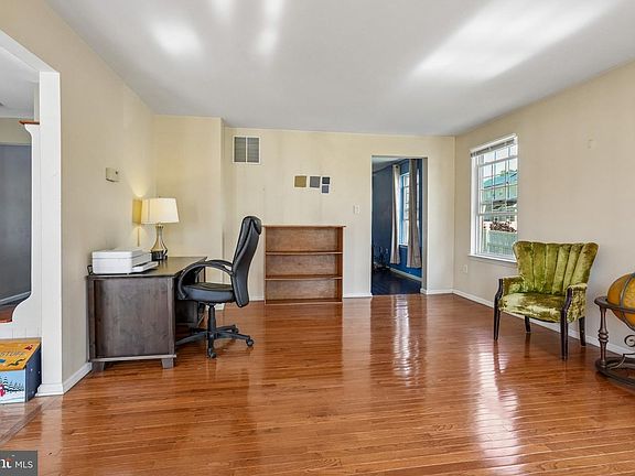 5th image of 1145 Tamarind Pl
