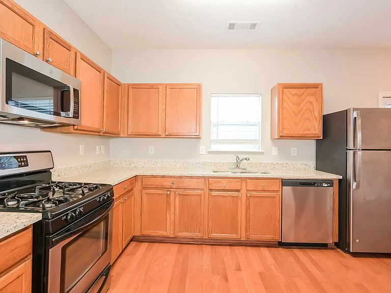 2115 Palatine Pl — Photo 6
