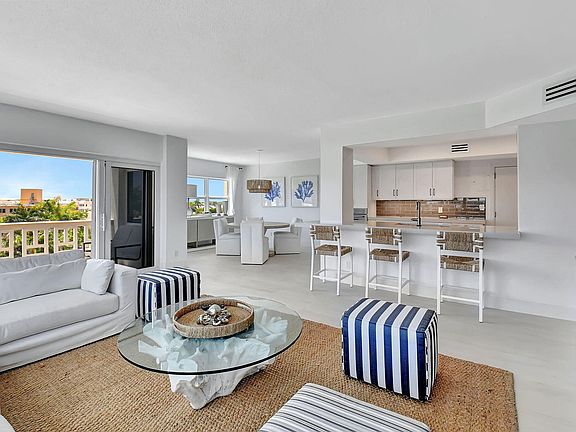 3rd image of 1000 Lowry Street #5E