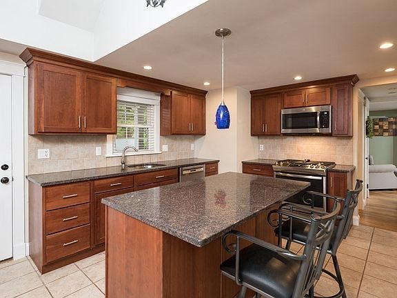 3rd image of 48 Worthen Ave