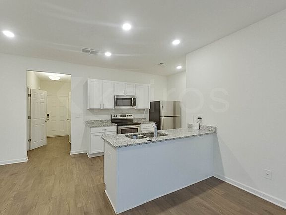 3rd image of 137 Dudley Way SW