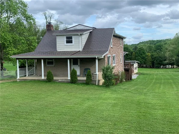 735 Grange Dr, Apollo, PA 15613