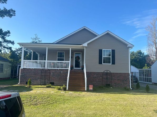 1614 Colonial Way