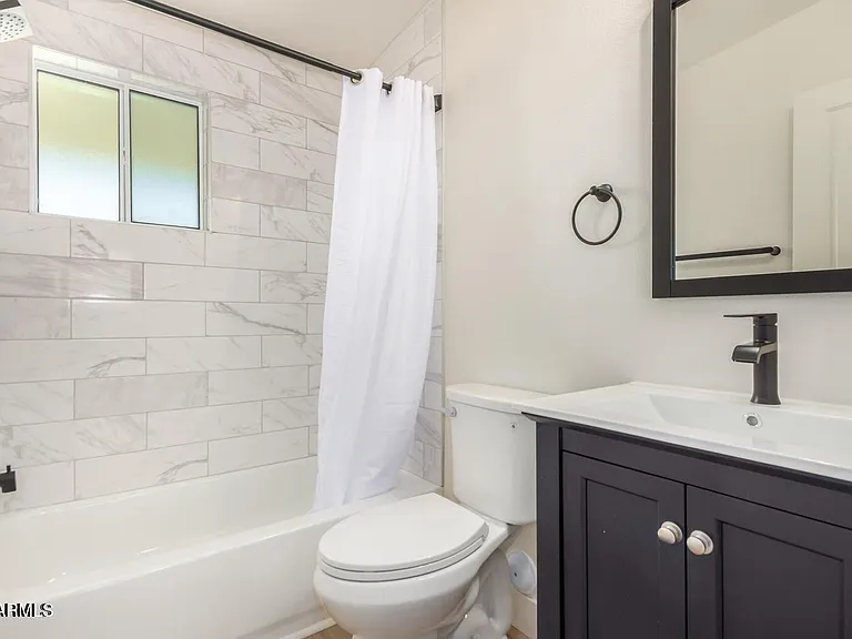 6043 W Laurie Ln #4 — Photo 7