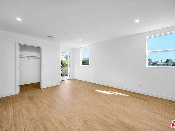 3rd image of 227 N Park View St #229