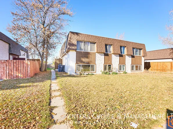 1814 23rd St N #3, Lethbridge, AB T1H 4K4