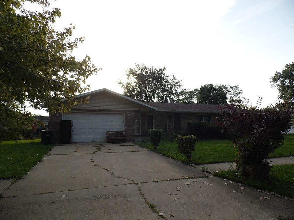 1st image of 320 Crestwood Dr