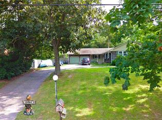 18 Rustic Rd, Yaphank, NY 11980