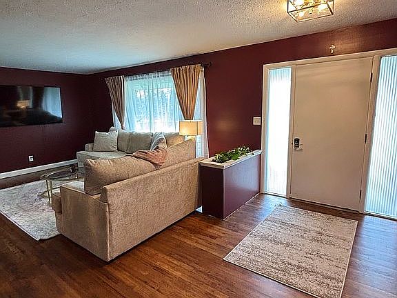 4th image of 19294 Howe Rd