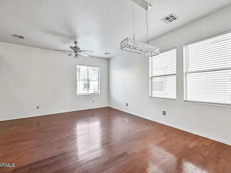 933 W Aspen Way — Photo 7