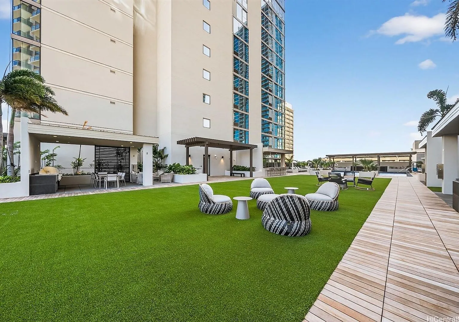 1 Bedroom At Sky Ala Moana! — Photo 2