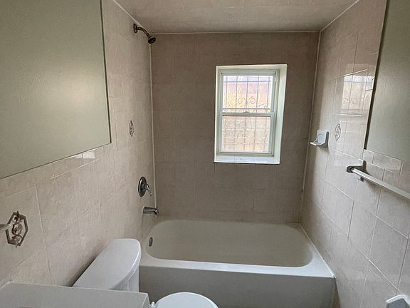 3rd image of 51 Holland St #2