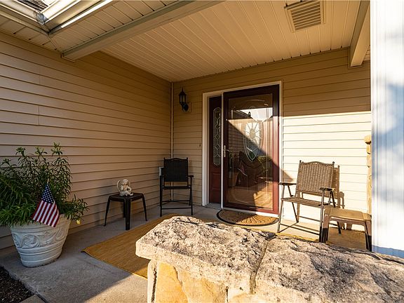 4th image of 134 Westminster Dr