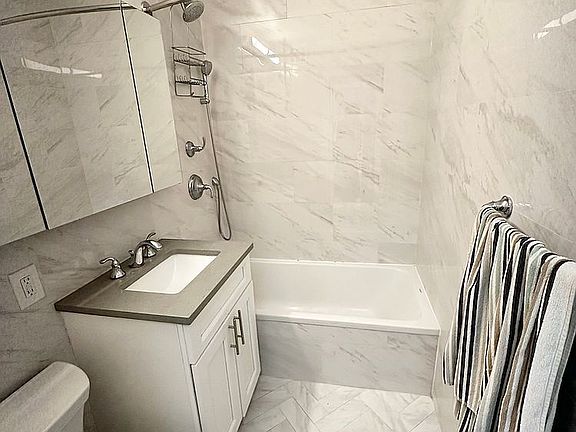 5th image of 305 E 86th St #10UE