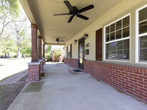 2nd image of 220 Gibson Ave