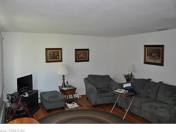 5th image of 473 Hills St