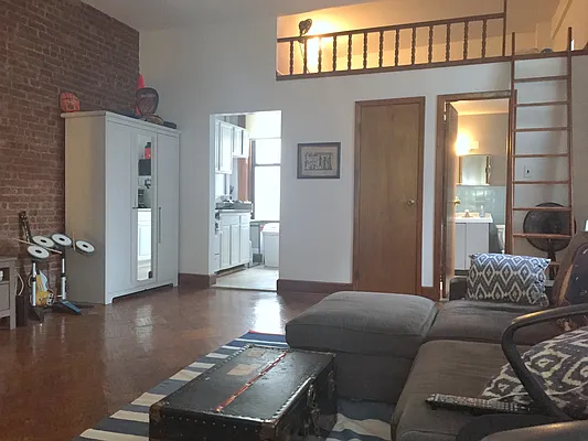 Rented by Salizzoni Realty | media 25