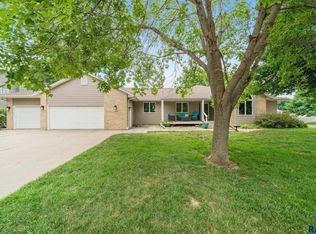 1263 S Stoney Pointe Ct, Sioux Falls, SD 57106
