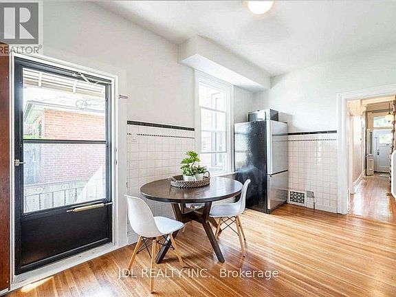 5th image of 137 Denison Ave