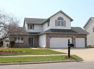 535 Greglynn St, Machesney Park, IL 61115