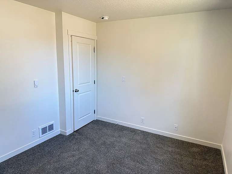 1246 Hughes St — Photo 20