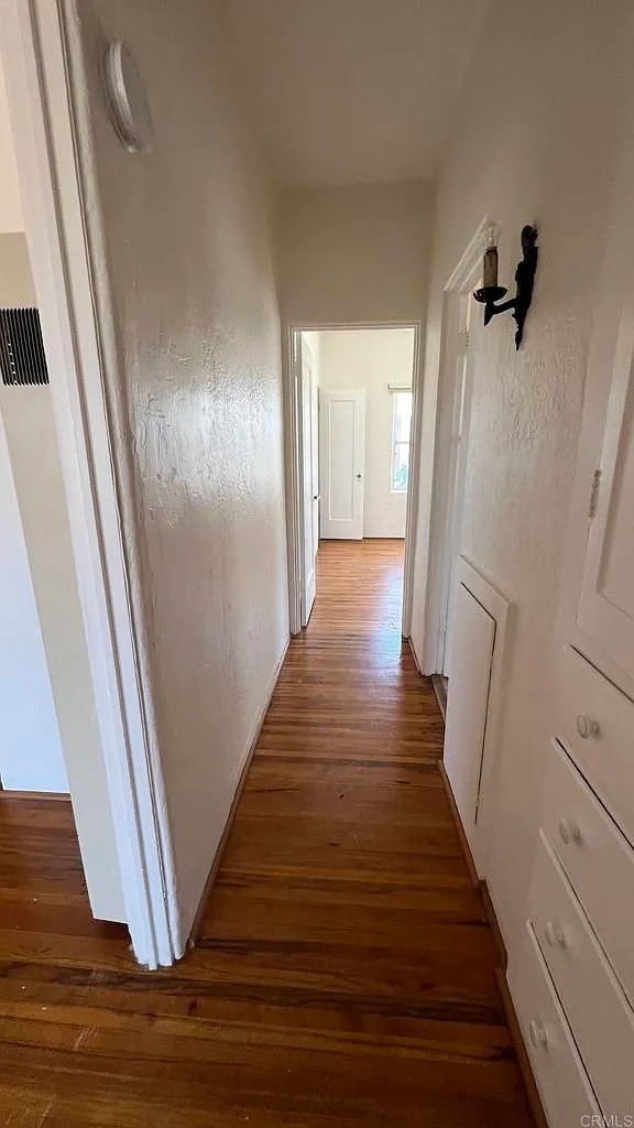 2 bed, 800 sqft, $3,500 — Photo 4