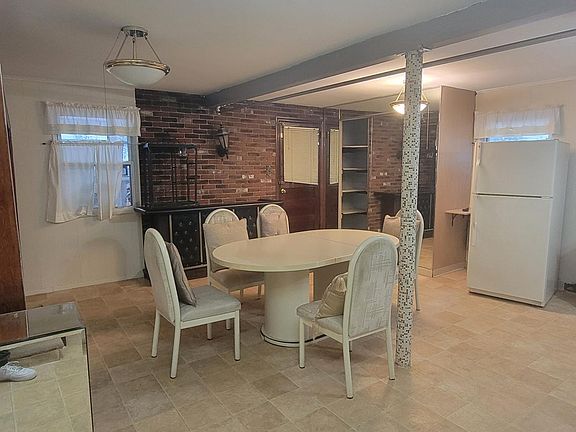 4th image of 2562 Fenton Ave Floor 1