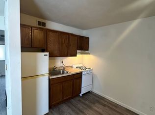 1414 Oakland Rd NE APT 6, Cedar Rapids, IA 52402