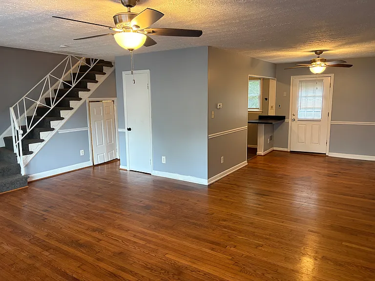 120 Charles Pl — Photo 3