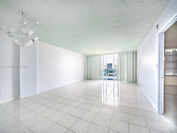 5th image of 3800 S Ocean Dr APT 1522