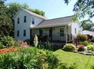 8818 Waverly Rd, Cedar Falls, IA 50613