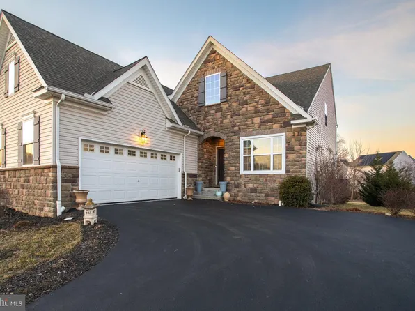 512 Royer Dr, Lancaster, PA 17601