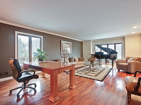 3rd image of 21313 W South Boschome Cir