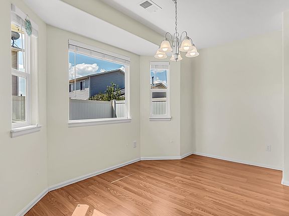 5th image of 378 Kathleen Cir