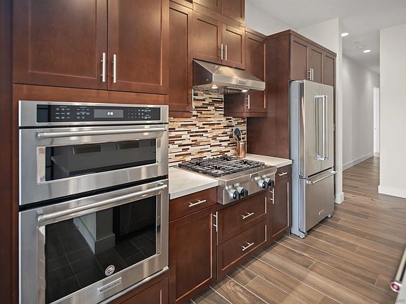 4th image of 8573 Aspect Dr