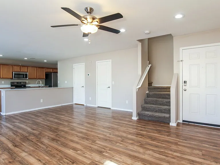5804 S 10th Dr — Photo 5