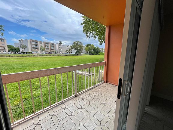 2nd image of 7722 Camino Real APT 115