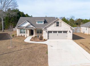 219 Otters Ridge Dr, Kathleen, GA 31047