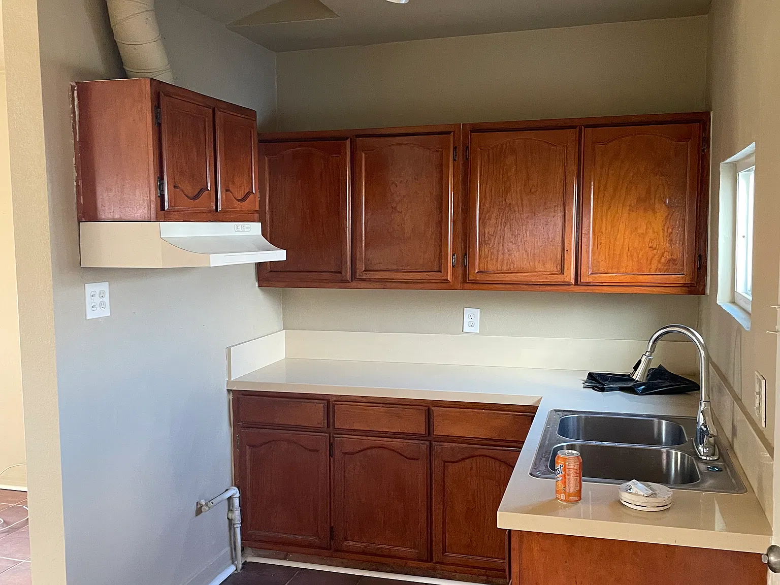 1 bed, 1.0 bath, 600 sqft, $1,800 — Photo 2