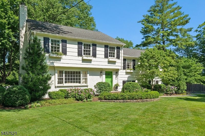 1st image of 123 Green Ave