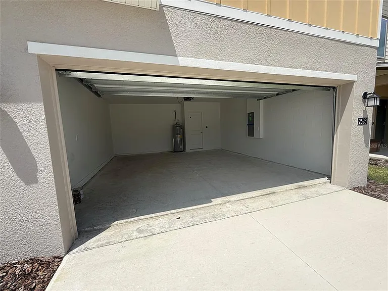 2528 Absolute Ave — Photo 2