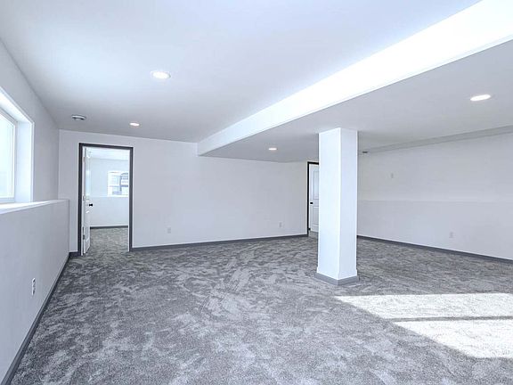 5th image of 604B Eugene St