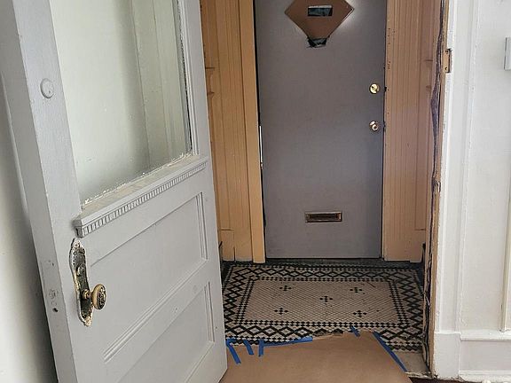 2nd image of 3229 W Susquehanna Ave