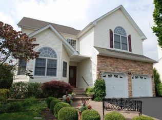 22 Myrtle Ave, Lebanon, NJ 08833