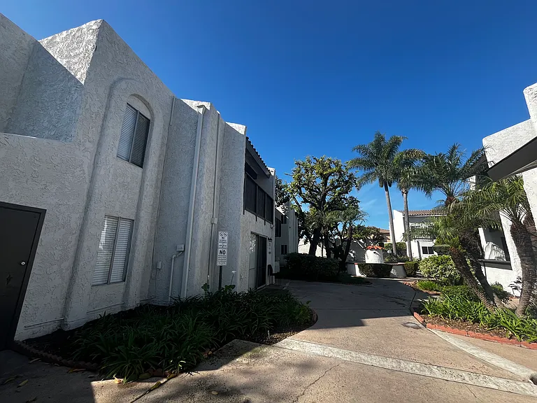 Park West Apartments — Photo 3
