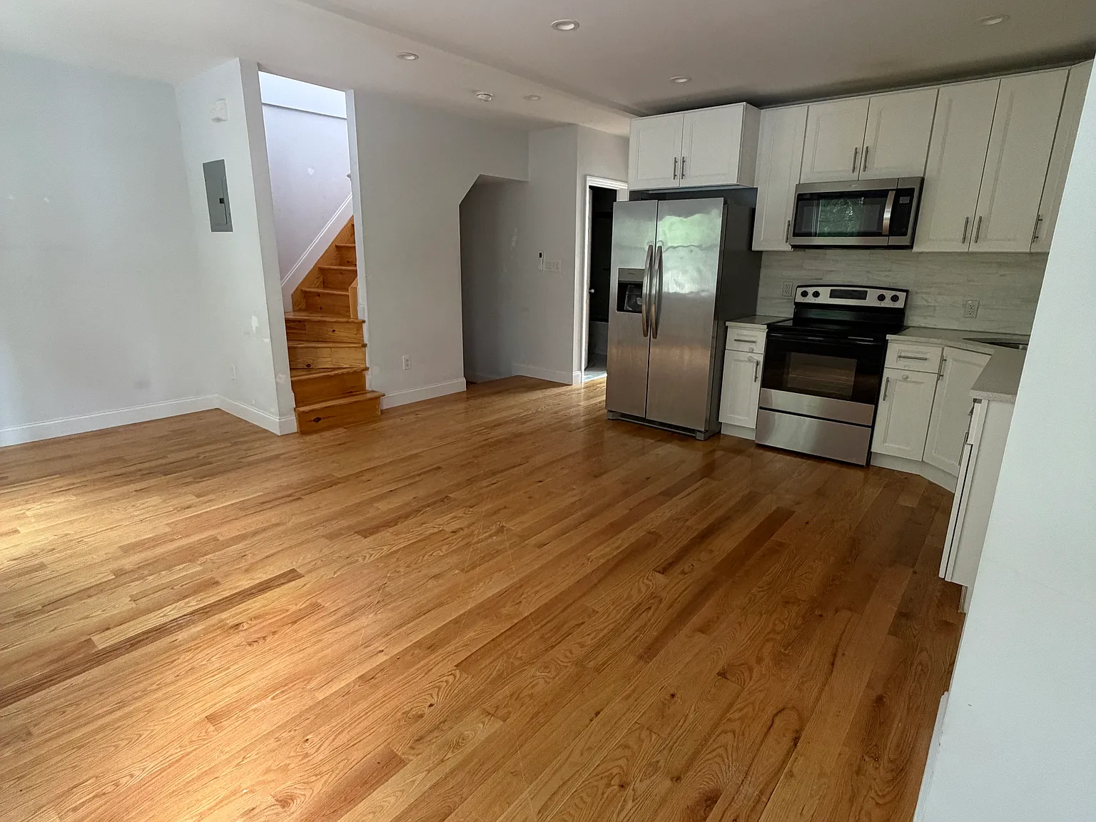 4 bed, $3,700 — Photo 1