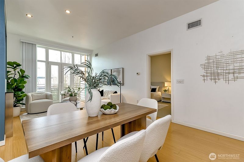 5th image of 17 W Mercer Street #301