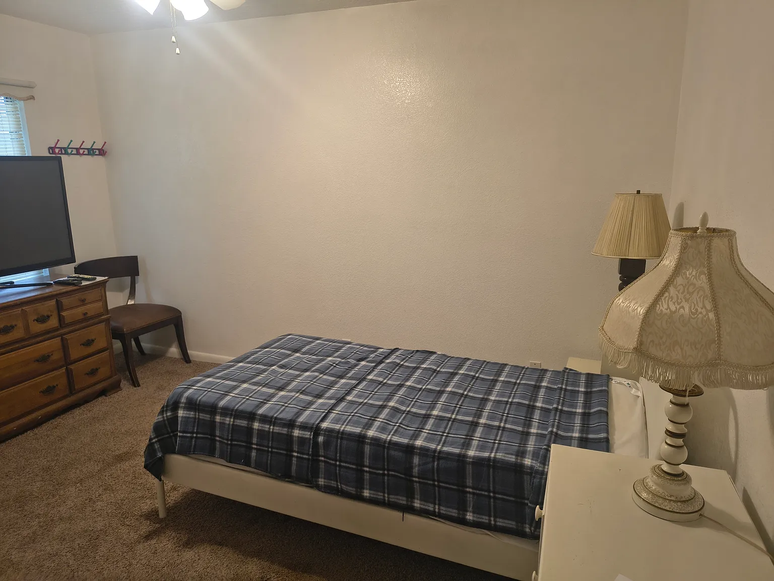3 bed, 2591 sqft, $675 — Photo 2
